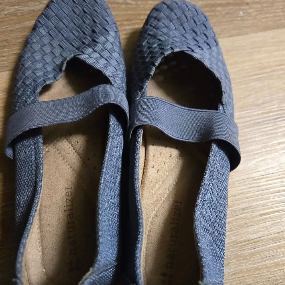 Naturalizer Gray Woven Flats